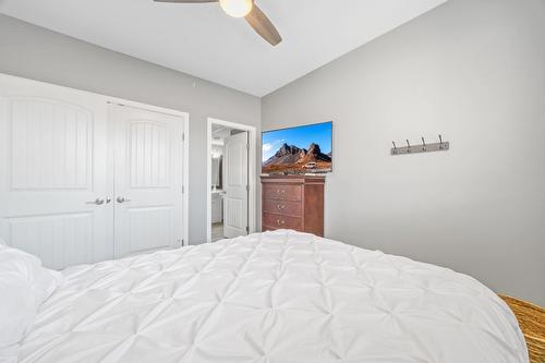 4403-4038 Pritchard Drive, West Kelowna, BC - Indoor Photo Showing Bedroom