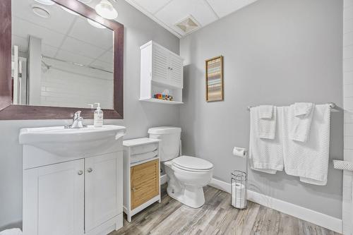 4403-4038 Pritchard Drive, West Kelowna, BC - Indoor Photo Showing Bathroom