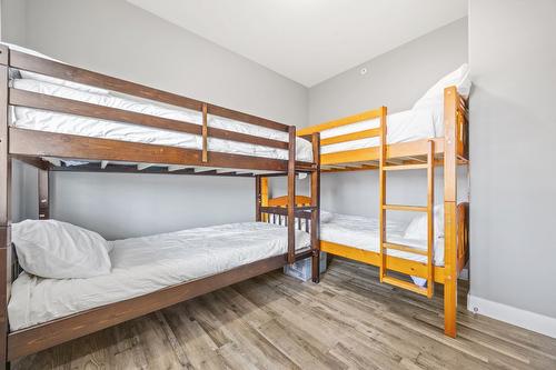 4403-4038 Pritchard Drive, West Kelowna, BC - Indoor Photo Showing Bedroom