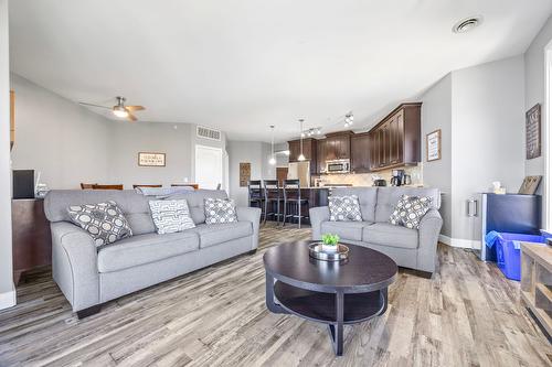 4403-4038 Pritchard Drive, West Kelowna, BC - Indoor Photo Showing Living Room