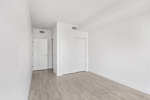 604-1232 Ellis Street, Kelowna, BC - Indoor Photo Showing Other Room