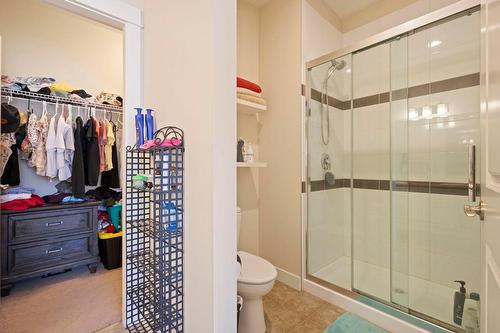 2054 Elkridge Drive, West Kelowna, BC - Indoor Photo Showing Bathroom