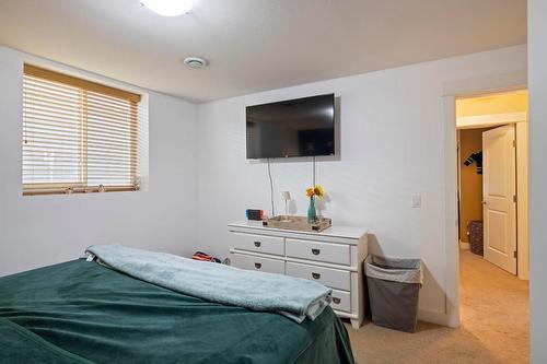 2054 Elkridge Drive, West Kelowna, BC - Indoor Photo Showing Bedroom