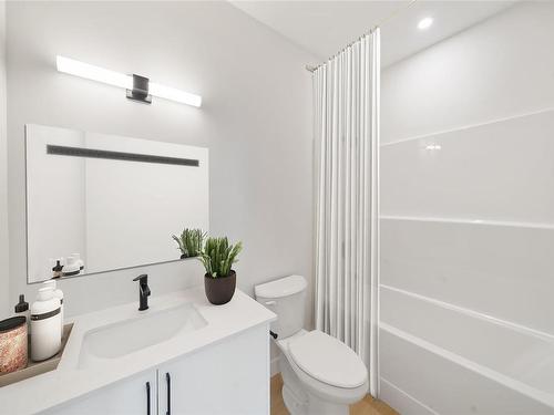 609-2770 Winster Rd, Langford, BC - Indoor Photo Showing Bathroom