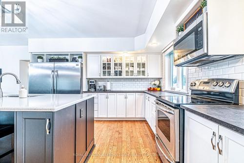 2433 County Road 121 Road, Kawartha Lakes, ON - Indoor Photo Showing Kitchen With Upgraded Kitchen