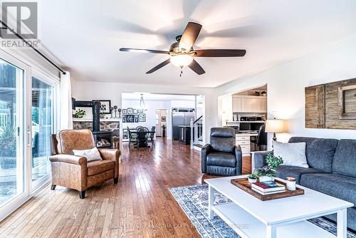 2433 County Road 121 Road, Kawartha Lakes, ON - Indoor Photo Showing Living Room