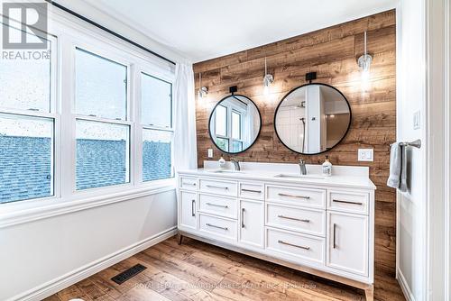 2433 County Road 121 Road, Kawartha Lakes, ON - Indoor Photo Showing Bathroom