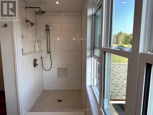 2433 County Road 121 Road, Kawartha Lakes, ON - Indoor Photo Showing Bathroom