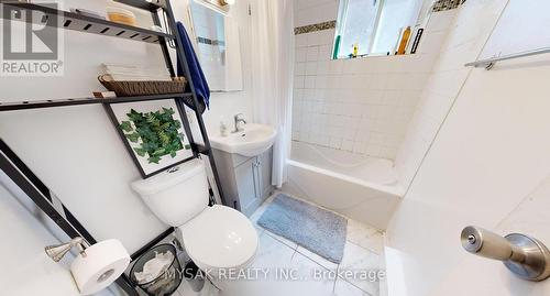 10 Ivy Avenue, Toronto (South Riverdale), ON - Indoor Photo Showing Bathroom