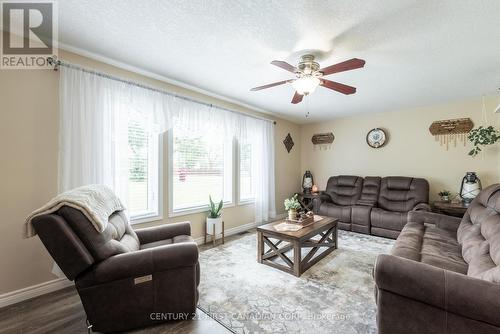 37 Union Street, Bayham (Vienna), ON - Indoor Photo Showing Living Room