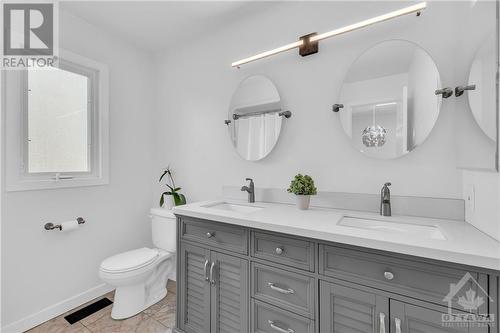 Gorgeous 5 piece main bath - 854 Explorer Lane, Ottawa, ON - Indoor Photo Showing Bathroom