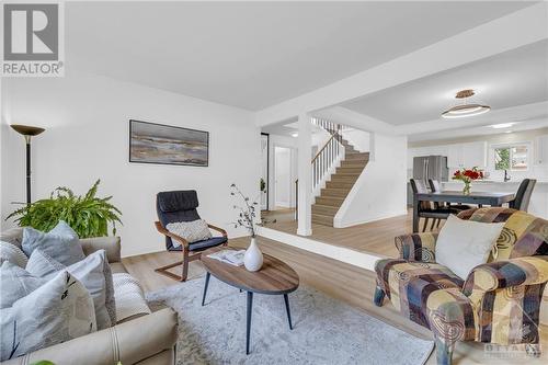 854 Explorer Lane, Ottawa, ON - Indoor Photo Showing Living Room