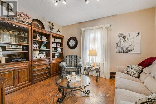 427 Elizabeth Street W, North Perth, ON - Indoor Photo Showing Living Room