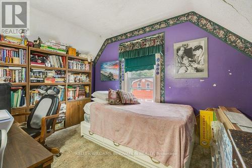 427 Elizabeth Street W, North Perth, ON - Indoor Photo Showing Bedroom