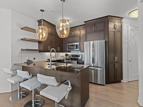 Kitchen - 403-8255 Boul. Leduc, Brossard, QC - Indoor Photo Showing Kitchen With Upgraded Kitchen