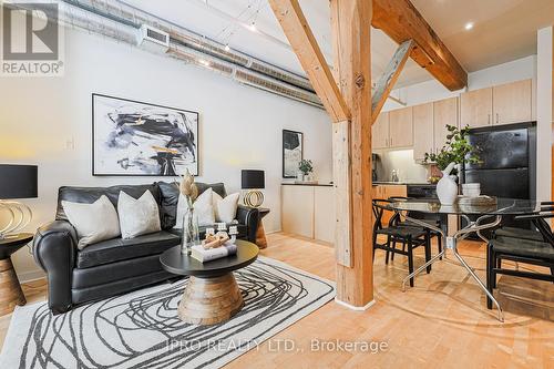 304 - 81A Front Street E, Toronto (Waterfront Communities), ON - Indoor Photo Showing Living Room