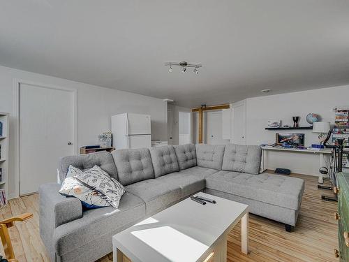 Family room - 14845 Rue Du Froment, Mirabel, QC - Indoor Photo Showing Living Room