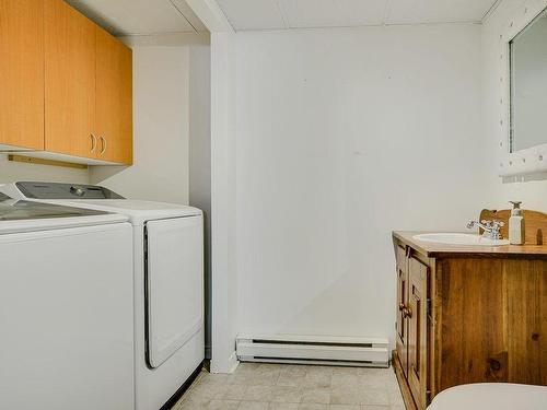 Powder room - 14845 Rue Du Froment, Mirabel, QC - Indoor Photo Showing Laundry Room