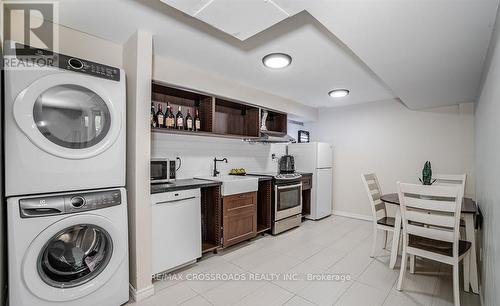 2 Wedgewood Place, Vaughan, ON - Indoor Photo Showing Laundry Room