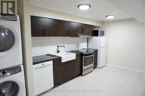 2 Wedgewood Place, Vaughan, ON - Indoor Photo Showing Laundry Room