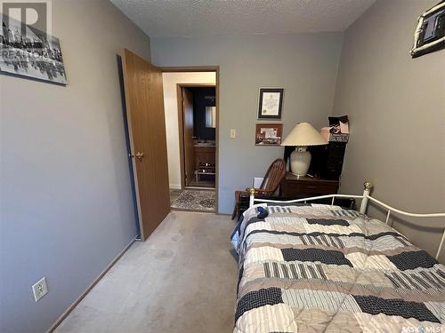 319 Barsness Bay, Richmound, SK - Indoor Photo Showing Bedroom