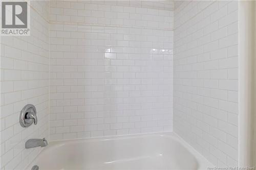 180 Victoria Street, Moncton, NB - Indoor Photo Showing Bathroom