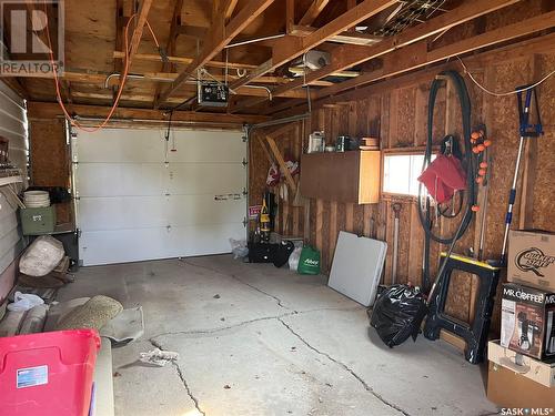 409 Saskatchewan Avenue, Foam Lake, SK - Indoor Photo Showing Garage