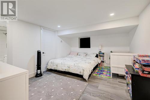 11 Saunders Road, Toronto (Guildwood), ON - Indoor Photo Showing Bedroom