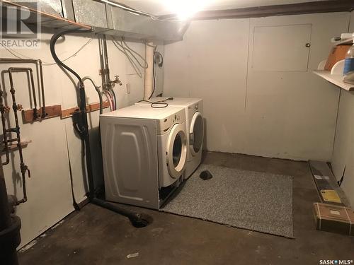 123 J Avenue S, Saskatoon, SK - Indoor Photo Showing Laundry Room