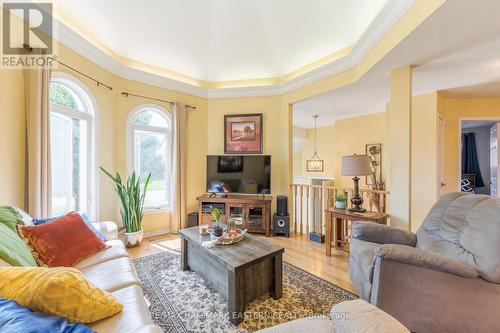 1338 Wildlark Drive, Peterborough (Monaghan), ON - Indoor Photo Showing Living Room