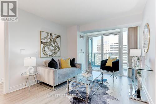 2504 - 15 Greenview Avenue, Toronto, ON - Indoor Photo Showing Living Room