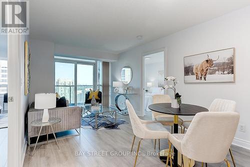 2504 - 15 Greenview Avenue, Toronto, ON - Indoor Photo Showing Dining Room