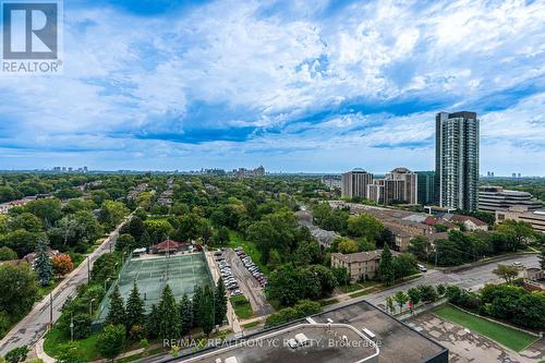 2022 - 35 Hollywood Avenue, Toronto (Willowdale East), ON - Outdoor With View