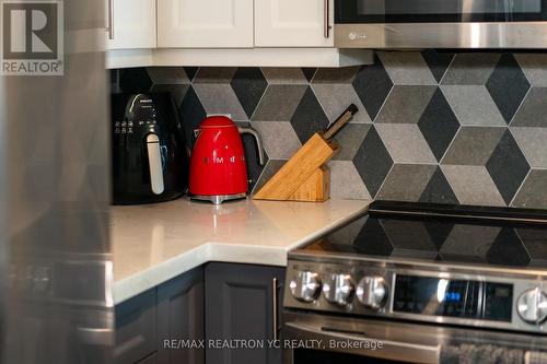 2022 - 35 Hollywood Avenue, Toronto (Willowdale East), ON - Indoor Photo Showing Kitchen