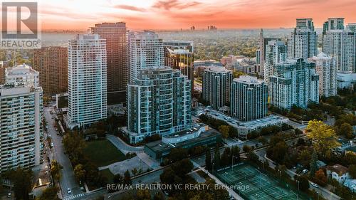 2022 - 35 Hollywood Avenue, Toronto (Willowdale East), ON - Outdoor With View