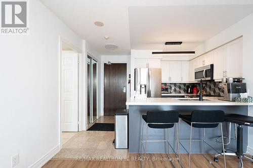 2022 - 35 Hollywood Avenue, Toronto (Willowdale East), ON - Indoor Photo Showing Kitchen With Upgraded Kitchen