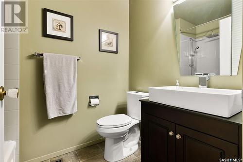 161 3Rd Street, Pilot Butte, SK - Indoor Photo Showing Bathroom