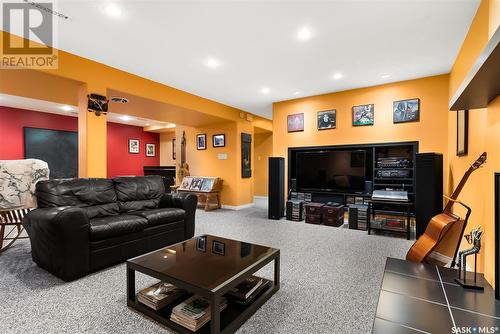 161 3Rd Street, Pilot Butte, SK - Indoor