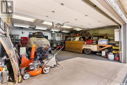 161 3Rd Street, Pilot Butte, SK - Indoor Photo Showing Garage