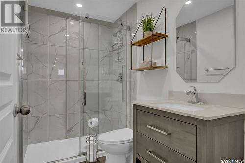 2015 E Ball Road, Regina, SK - Indoor Photo Showing Bathroom