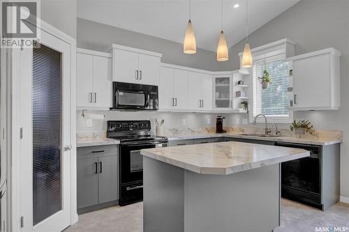 2015 E Ball Road, Regina, SK - Indoor Photo Showing Kitchen