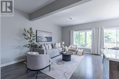 61 - 1924 Cedarhollow Boulevard, London, ON - Indoor Photo Showing Living Room