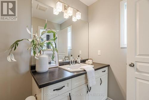 61 - 1924 Cedarhollow Boulevard, London, ON - Indoor Photo Showing Bathroom