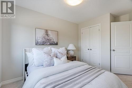 61 - 1924 Cedarhollow Boulevard, London, ON - Indoor Photo Showing Bedroom