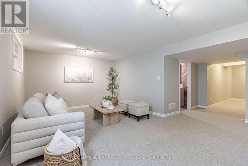 61 - 1924 Cedarhollow Boulevard, London, ON - Indoor Photo Showing Living Room