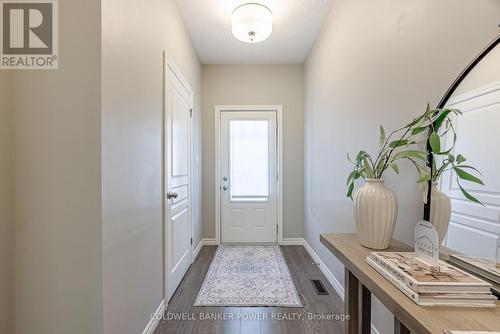 61 - 1924 Cedarhollow Boulevard, London, ON - Indoor Photo Showing Other Room