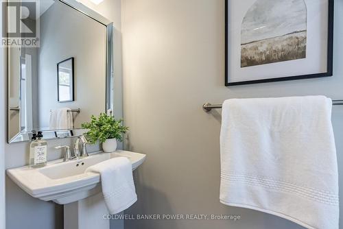 61 - 1924 Cedarhollow Boulevard, London, ON - Indoor Photo Showing Bathroom