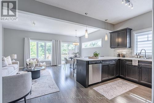 61 - 1924 Cedarhollow Boulevard, London, ON - Indoor Photo Showing Kitchen With Upgraded Kitchen