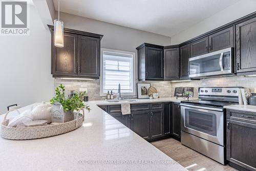 61 - 1924 Cedarhollow Boulevard, London, ON - Indoor Photo Showing Kitchen