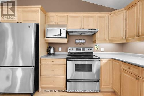 14 - 1625 Attawandaron Road, London, ON - Indoor Photo Showing Kitchen